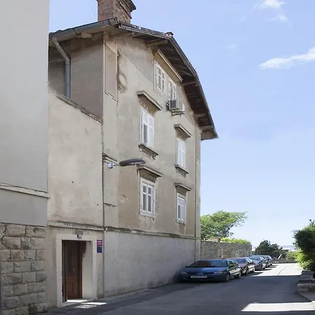 Liliana 스플리트